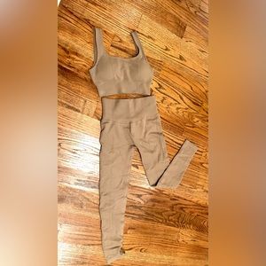 Zyia Firm and Free size small- leggings and top set